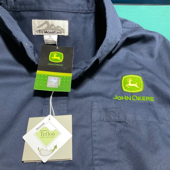 NWT John Deere Tri-Mountain Navy Button-Down Shirt Embroidered Logo Men SZ XL - Picture 4 of 5